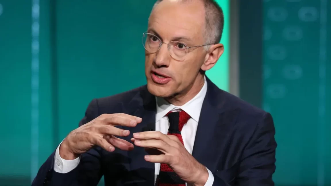 Michael Moritz Criticizes Silicon Valley's Support for Trump as a Major Misstep