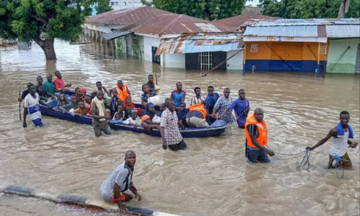 Flooding Crisis Devastates West and Central Africa Leaving Over 1,000 Dead and Hundreds of Thousands Displaced