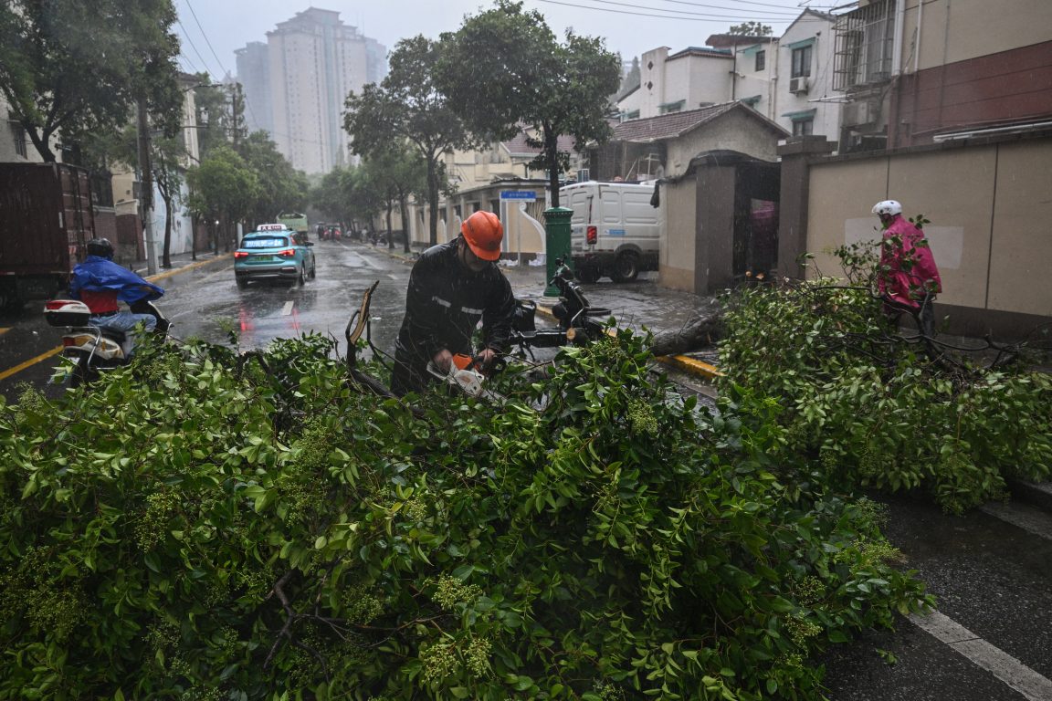 Shanghai Faces Its Most Intense Storm Since 1949 as Typhoon Bebinca Strikes with 94 MPH Winds