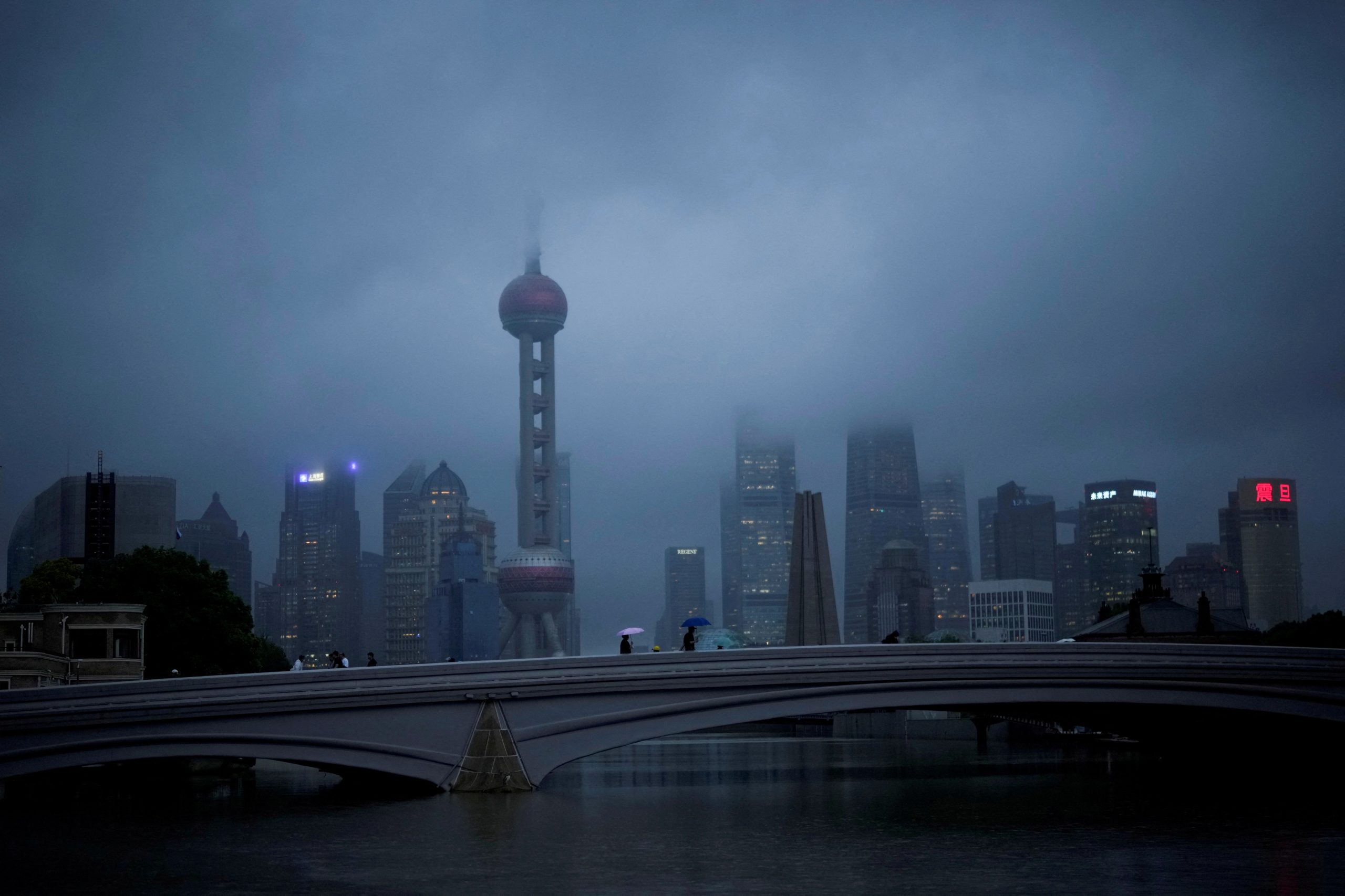 Shanghai Faces Its Most Intense Storm Since 1949 as Typhoon Bebinca Strikes with 94 MPH Winds